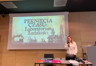 PODIUM W OGÓLNOPOLSKIM FINALE KONKURSU GEEK W KRAKOWIE